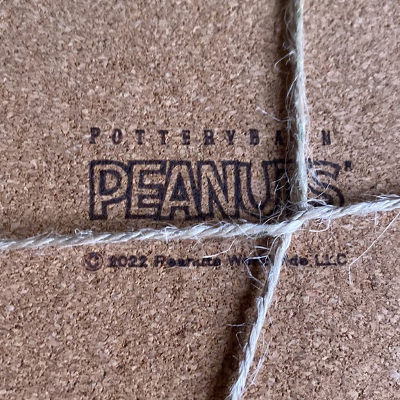 Pottery Barn Peanuts Snoopy Wreath Cork Placemats - Set of 4 - Picture 12 of 13